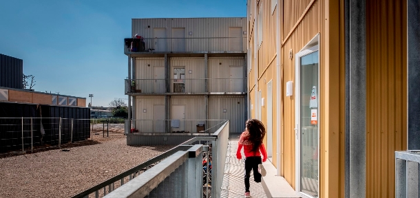 Un habitat "modulaire" innovant pour des familles exilées