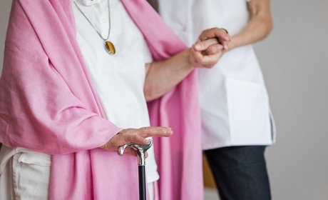 Médico-social : crédits supplémentaires pour financer les hausses de salaire