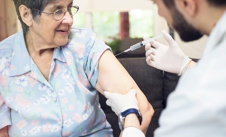 Covid et grippe : la campagne vaccinale débutera le 15 octobre