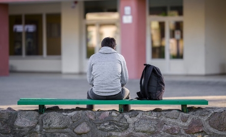 Mineur non accompagné : maintien de la prise en charge malgré un comportement violent