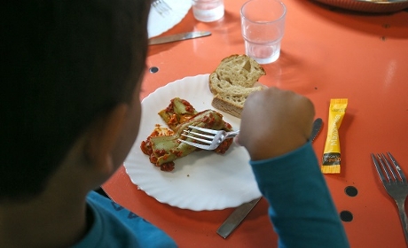 Précisions sur la rémunération des AESH accompagnant les élèves handicapés à la cantine