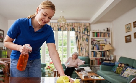 Services à la personne : assouplissement en vue pour les petites entreprises