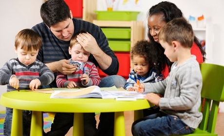 La Cnaf veut s’appuyer sur les lieux d’accueil enfants-parents pour réduire les inégalités