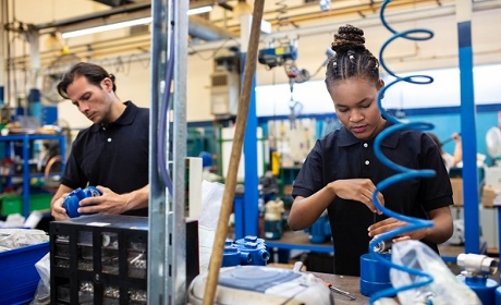 Aides à l'emploi : des réductions budgétaires prônées par l'Igas et l'IGF