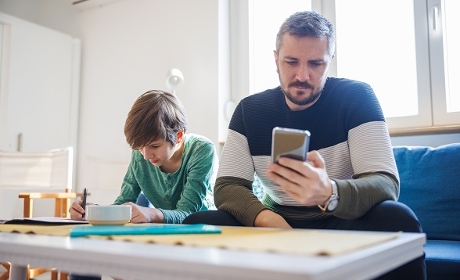 Des "associations d'auto-entrepreneurs" et d'intérimaires en protection de l'enfance