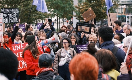 Des associations demandent une loi "contre les violences sexuelles"