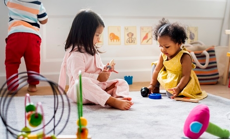 Maltraitance en crèche : le rapport Dabin préconise un circuit de signalement "unifié"