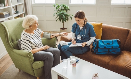 Services de soins à domicile : montants du forfait soins pour 2024