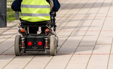 Remboursement des fauteuils roulants : "une réforme inapplicable", pour les prestataires de santé à domicile